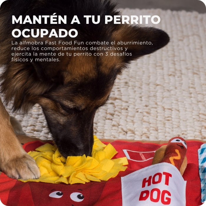 Alfombra olfativa nina ottosson Fast Food Fun Activity Matz en uso, perro adulto