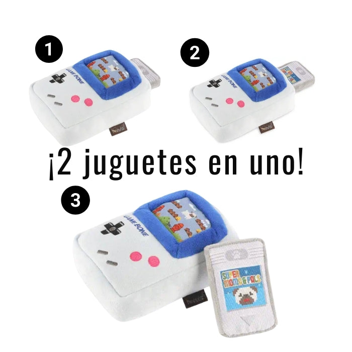 Game Bone peluche sensorial para perros de P.L.A.Y tiene 2 juguetes en uno, y además puedes ocultar premios en su interior.